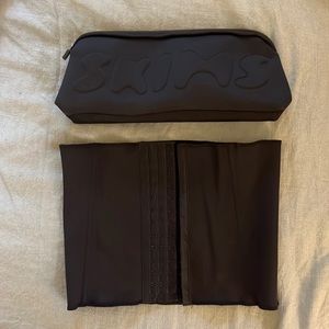 Skims Waist Trainer in Onyx